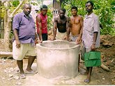 Il progetto del primo pozzo per l\'acqua del villaggio e\' stato completato nel mese di novembre 2009...